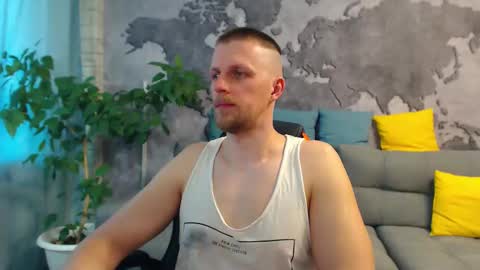 Snapshot of vikingchrisss chatting on May 13, 9:39 am vikingchrisss online show from May 13, 9:39 am