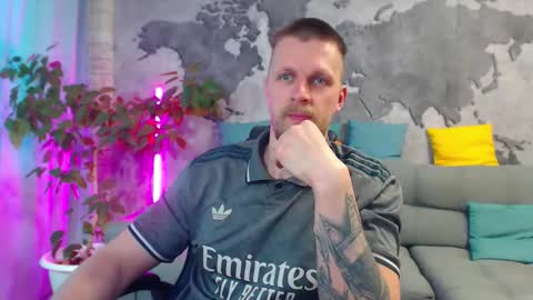 Snapshot of vikingchrisss chatting on June 9, 10:38 am vikingchrisss online show from June 9, 10:38 am