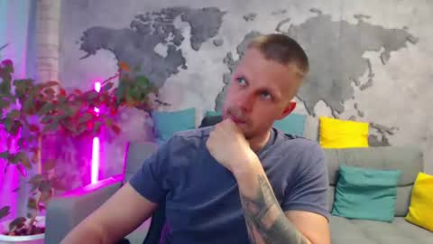 Snapshot of vikingchrisss chatting on June 17, 10:28 am vikingchrisss online show from June 17, 10:28 am
