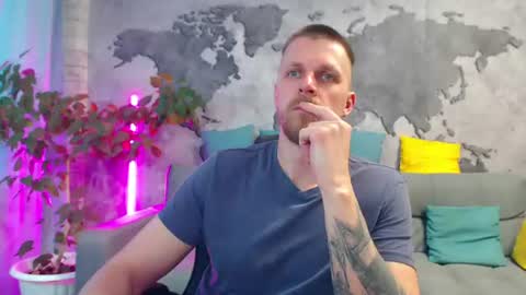 Snapshot of vikingchrisss chatting on June 20, 10:18 am vikingchrisss online show from June 20, 10:18 am