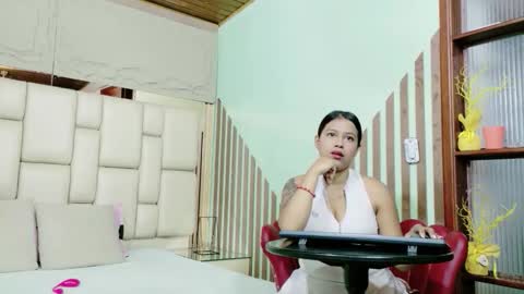 vikiTomson online show from April 12, 1:38 pm