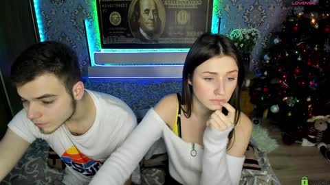 Snapshot of vikki_and_george chatting on January 23, 9:39 pm vikki and george online show from January 23, 9:39 pm