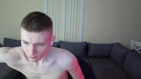 Max online show from April 12, 3:39 pm