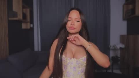 Snapshot of viktoria_www chatting on May 25, 7:09 pm Viktoria www online show from May 25, 7:09 pm