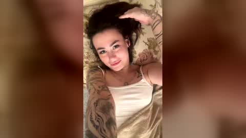 Snapshot of viktoriamoore chatting on May 6, 12:32 pm viktoriamoore online show from May 6, 12:32 pm