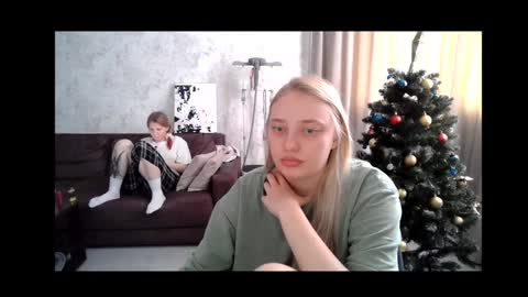 Snapshot of viktorlonsky chatting on December 26, 10:26 am viktorlonsky online show from December 26, 10:26 am