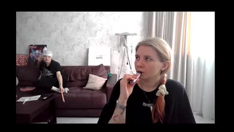 Snapshot of viktorlonsky chatting on February 14, 8:21 am viktorlonsky online show from February 14, 8:21 am