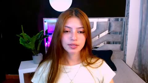 Snapshot of viky_evanss chatting on October 15, 7:25 pm viky_evanss online show from October 15, 7:25 pm