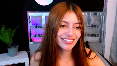 Snapshot of viky_evanss chatting on October 17, 7:27 pm viky_evanss online show from October 17, 7:27 pm