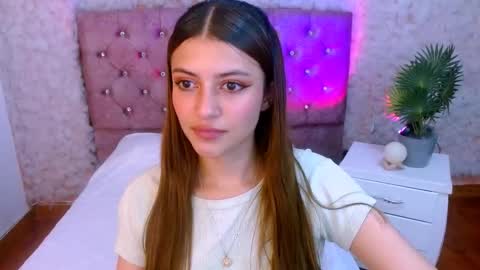 viky_evanss online show from December 16, 7:19 pm