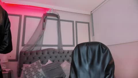 Victoria online show from April 14, 4:07 am