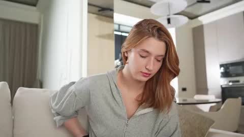 Snapshot of villanelle_l chatting on June 20, 1:25 pm Lana online show from June 20, 1:25 pm