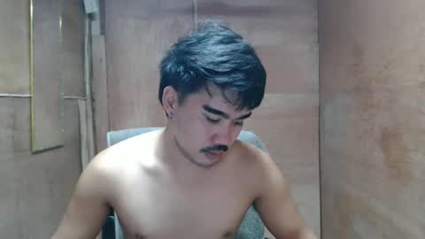 Snapshot of vin_17 chatting on April 21, 2:37 am Call me Marvin online show from April 21, 2:37 am