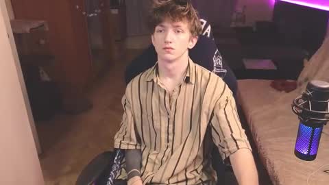 Snapshot of vince__dice chatting on December 14, 12:22 am Dimoooooon online show from December 14, 12:22 am