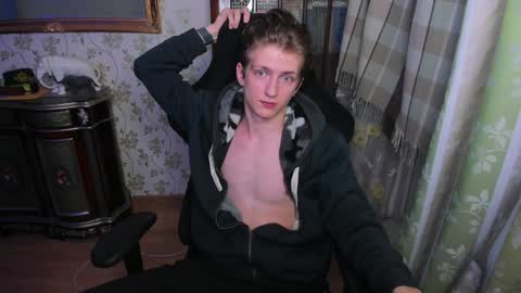 Snapshot of vince__dice chatting on December 21, 12:49 pm Dimoooooon online show from December 21, 12:49 pm