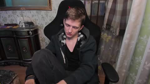 Snapshot of vince__dice chatting on January 17, 9:28 pm Dimoooooon online show from January 17, 9:28 pm