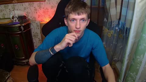 Snapshot of vince__dice chatting on January 21, 6:43 am Dimoooooon online show from January 21, 6:43 am