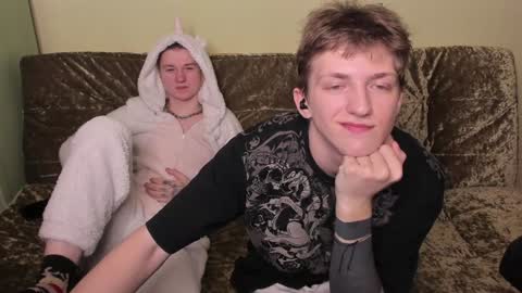 Snapshot of vince__dice chatting on February 7, 10:30 pm Dimoooooon online show from February 7, 10:30 pm