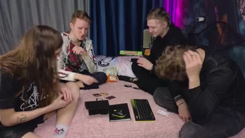 Snapshot of vince__dice chatting on February 8, 9:57 pm Dimoooooon online show from February 8, 9:57 pm