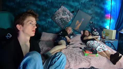 Snapshot of vince__dice chatting on February 21, 8:16 pm Dimoooooon online show from February 21, 8:16 pm