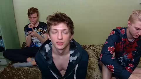 Snapshot of vince__dice chatting on March 8, 8:25 pm Dimoooooon online show from March 8, 8:25 pm