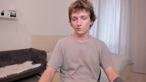 Snapshot of vince__dice chatting on September 13, 8:25 am Dimoooooon online show from September 13, 8:25 am