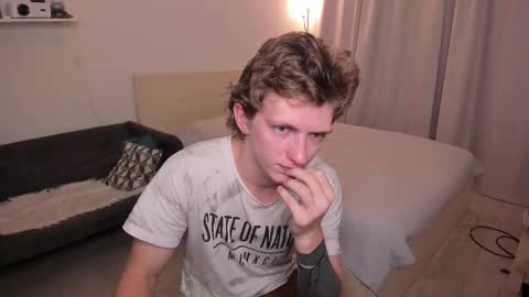 Snapshot of vince__dice chatting on October 3, 3:25 am Dimoooooon online show from October 3, 3:25 am