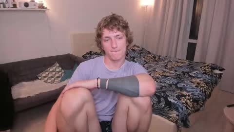 Snapshot of vince__dice chatting on October 17, 9:28 pm Dimoooooon online show from October 17, 9:28 pm