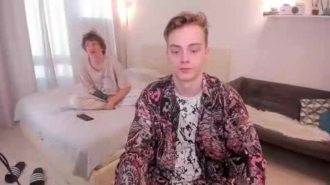 Snapshot of vince__dice chatting on November 4, 11:42 am Dimoooooon online show from November 4, 11:42 am