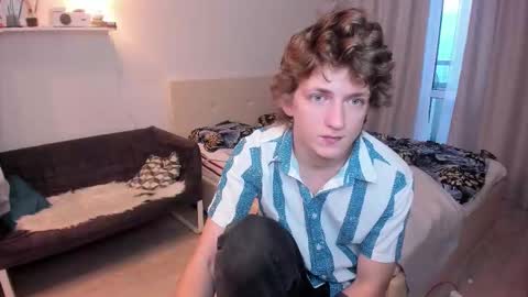 Snapshot of vince__dice chatting on November 15, 7:49 am Dimoooooon online show from November 15, 7:49 am