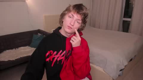 Snapshot of vince__dice chatting on November 16, 4:29 am Dimoooooon online show from November 16, 4:29 am