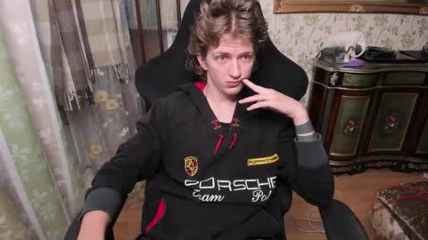 Snapshot of vince__dice chatting on December 4, 10:35 am Dimoooooon online show from December 4, 10:35 am