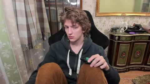 Snapshot of vince__dice chatting on December 21, 8:10 am Dimoooooon online show from December 21, 8:10 am