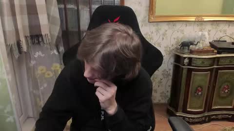 Snapshot of vince__dice chatting on February 21, 7:15 pm Dimoooooon online show from February 21, 7:15 pm