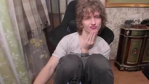 Snapshot of vince__dice chatting on March 2, 9:32 pm Dimoooooon online show from March 2, 9:32 pm