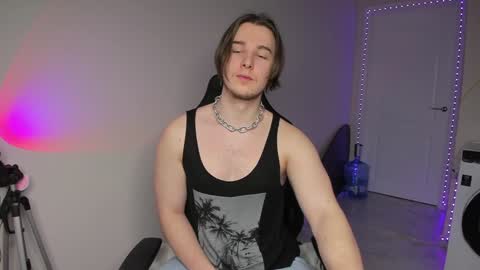 Vincent Strong online show from December 6, 8:05 am