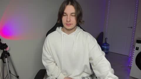 Vincent Strong online show from December 10, 7:58 am