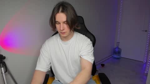 Vincent Strong online show from December 28, 1:38 pm