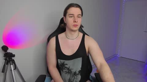 Vincent Strong online show from February 9, 7:49 am