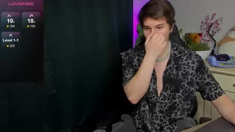 Vincent Strong online show from October 13, 8:58 am