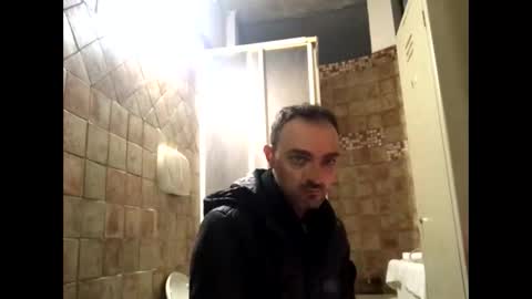 Snapshot of vinmin90 chatting on February 8, 11:19 pm Zenith online show from February 8, 11:19 pm