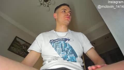 Snapshot of vinsentt_frantlyy chatting on February 8, 6:33 pm MaximMaxiMax no baby bb bby online show from February 8, 6:33 pm