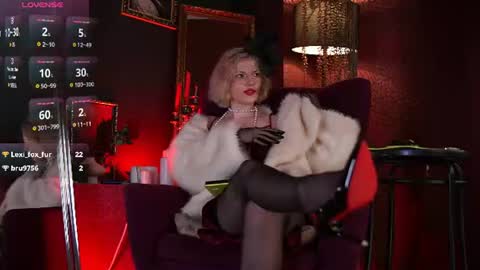 Snapshot of vinyl_kiss chatting on June 29, 9:04 pm Carrie Next streams Sat Sun 3pm-11pm EST online show from June 29, 9:04 pm