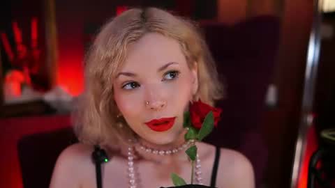 Snapshot of vinyl_kiss chatting on July 14, 9:20 pm Carrie Next streams Sat Sun 3pm-11pm EST online show from July 14, 9:20 pm