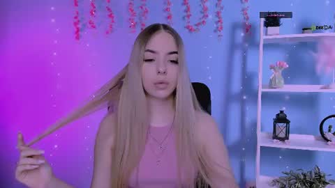 viola_sweet_ online show from June 15, 8:16 am