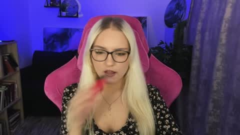 violamore online show from April 6, 5:36 pm