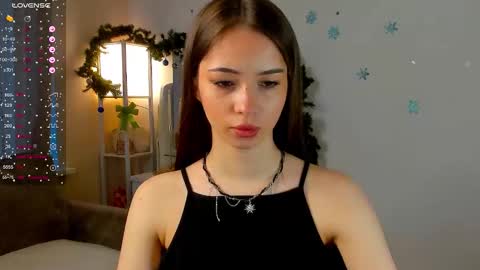 Snapshot of violarivera chatting on January 7, 9:12 am violarivera online show from January 7, 9:12 am