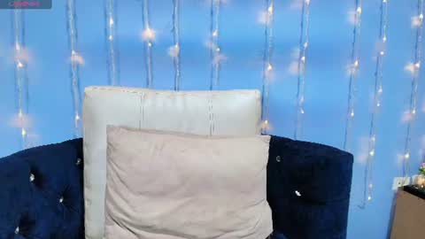 KARLA GAEZ online show from June 25, 5:45 am