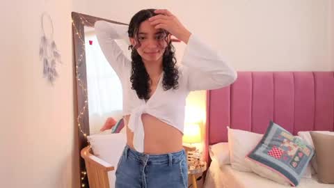 Snapshot of violet__15 chatting on April 22, 12:07 pm violet__15 online show from April 22, 12:07 pm