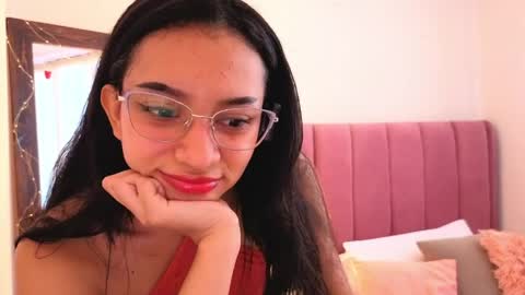Snapshot of violet__15 chatting on May 19, 12:00 pm violet__15 online show from May 19, 12:00 pm